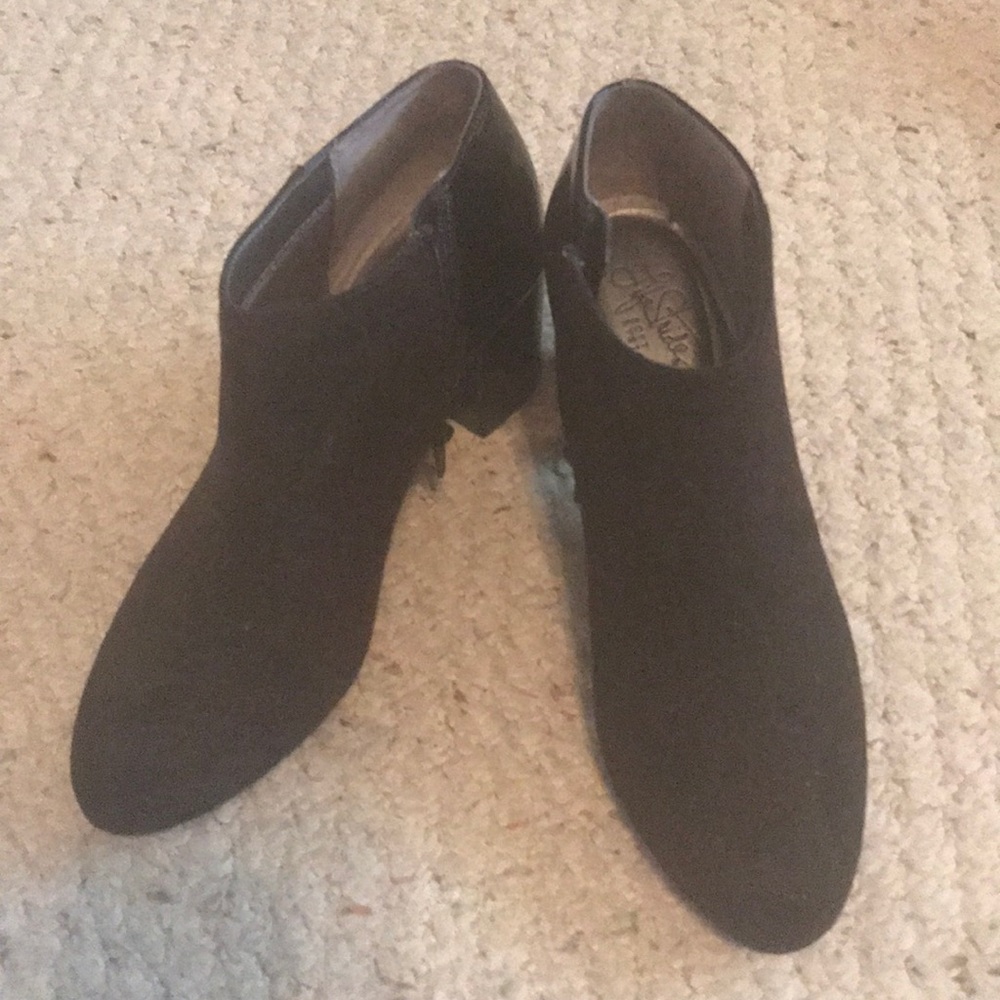 Black heeled booties